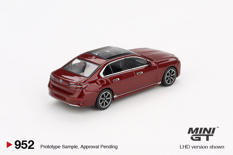 1/64 MiniGT BMW i7 xDrive60 Aventurin (MGT00952)