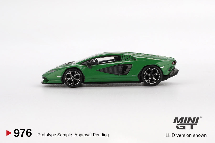 1/64 MiniGT Lamborghini Countach LPI 800-4 (Verde Medio) (MGT00976)