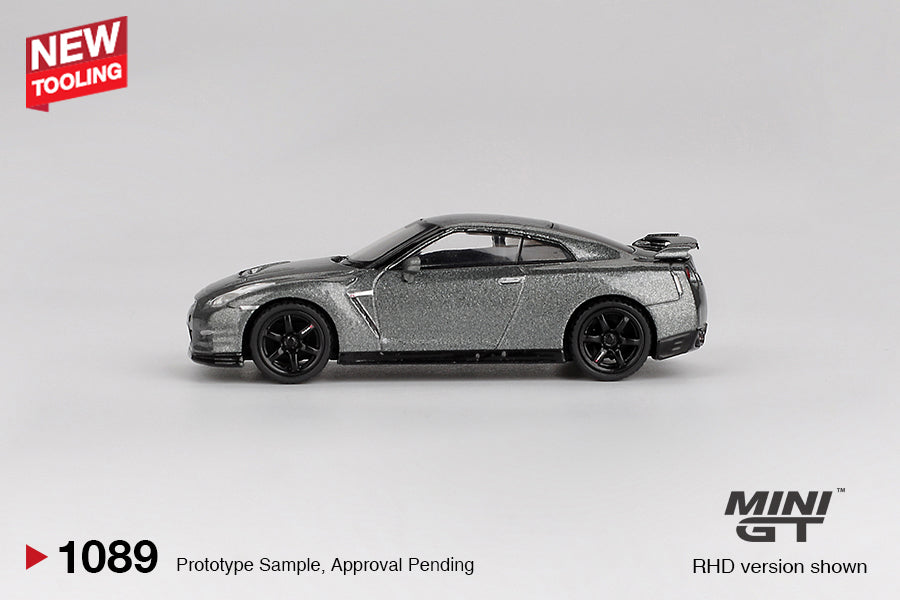 1/64 MiniGT NISSAN GT-R 2013 (Dark Metal Gray NISMO R35 CRS Version) (MGT01089)
