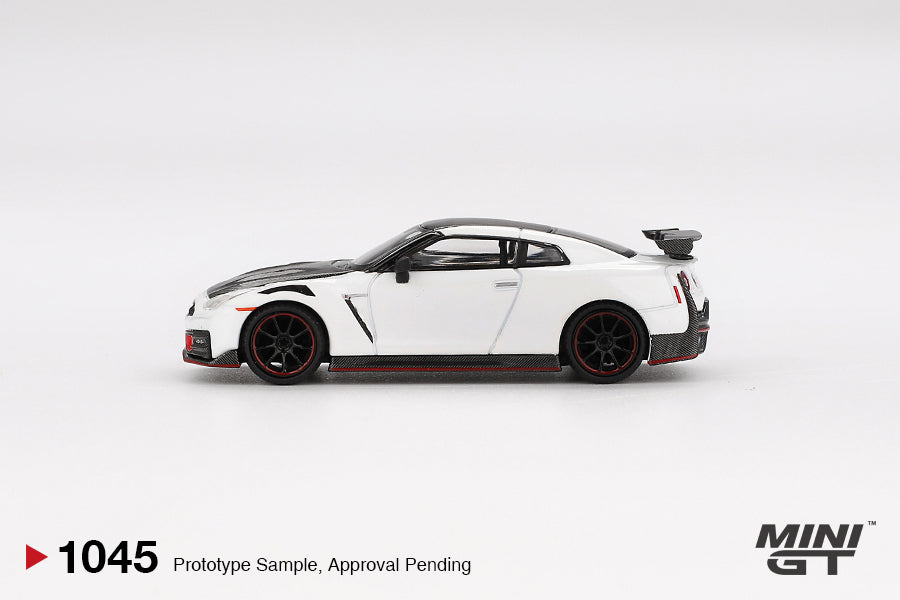 1/64 MiniGT Nissan GT-R Nismo 2024 (Brilliant White Pearl) (MGT01045)